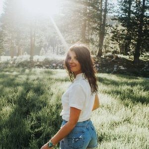 Meet your Posher, Alicia